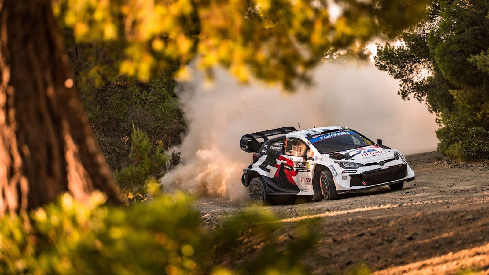 ΕΚΟ Ράλλυ Ακρόπολις 2025: Κορυφή ο Ogier, επιφυλακτικοί οι οδηγοί 